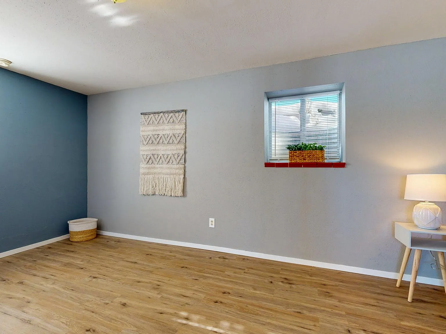 1 bed, 1200 sqft, $1,650 — Photo 4