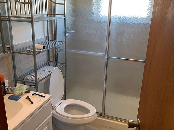 4th image of 473 Elverton Ave Floor 2