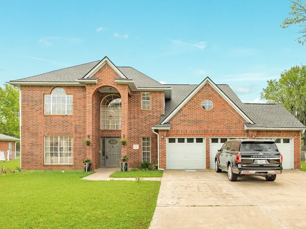 54 Peppermint Ct, Lake Jackson, TX 77566