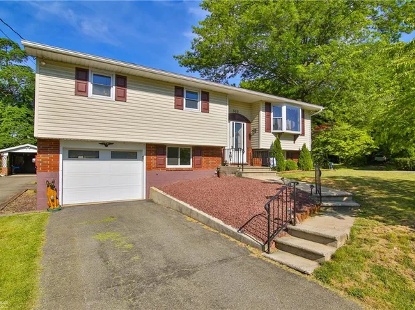 520 N 9th St, Lehighton, PA 18235