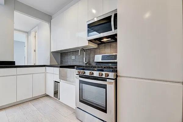 Rented by REAL New York | media 18