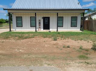 301 N Pickford St, Sabinal, TX 78881