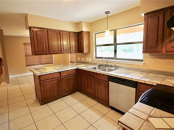 5th image of 1209 Eagle Lake Dr