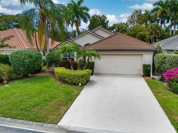 9917 Las Casas Dr, Fort Myers, FL 33919