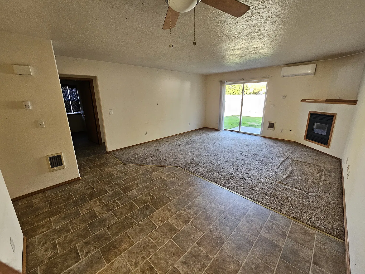 3 bed, 1.5 bath, 1300 sqft, $2,200 — Photo 3