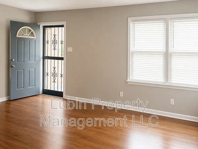 1252 Maywood Rd — Photo 2