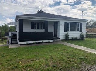 204 Peacock Ln, Follansbee, WV 26037