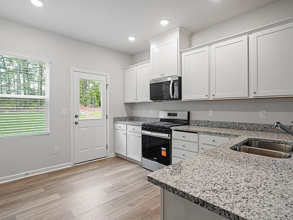 5th image of 440 Havannah Rd