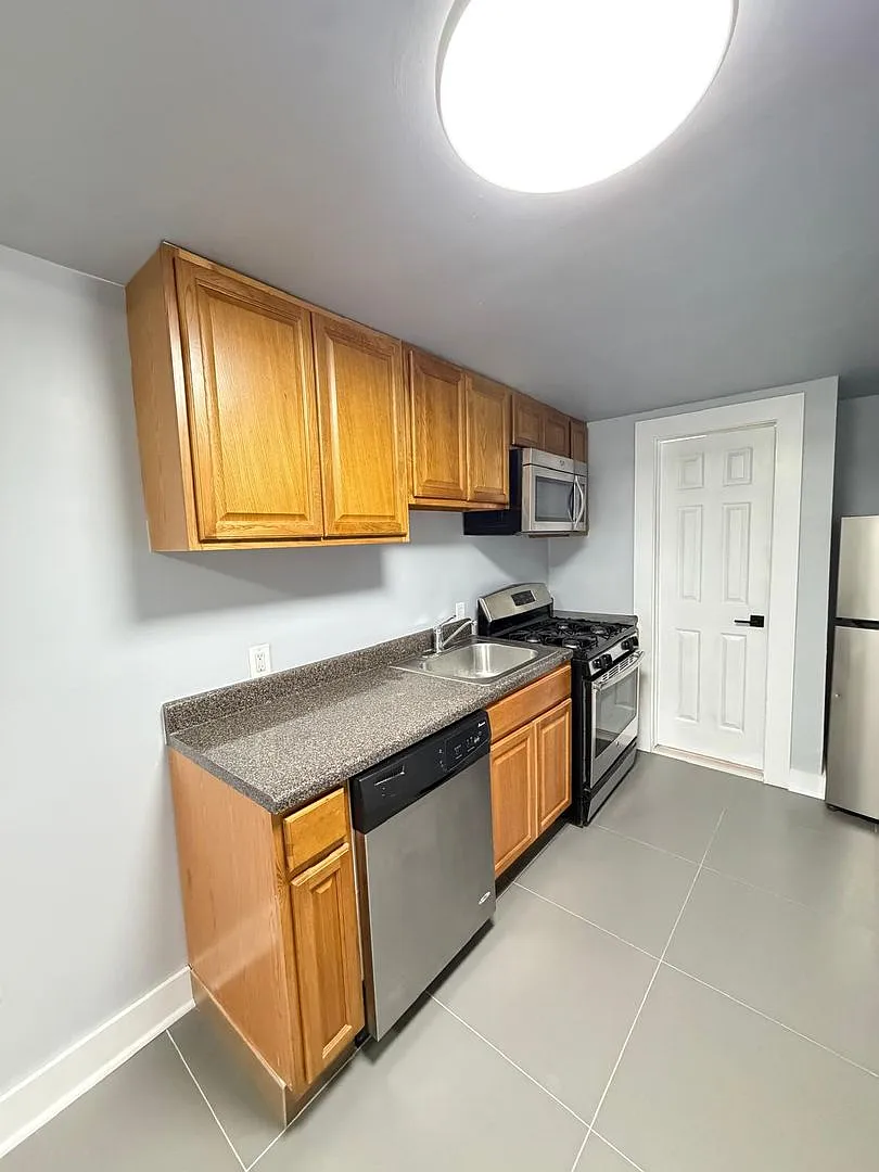 40 Walnut — Photo 3