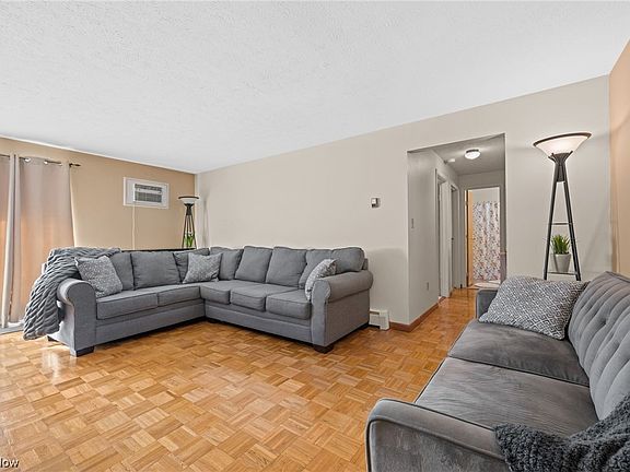 4th image of 1390 Golden Gate Blvd APT 204E