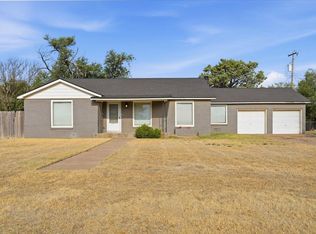 1011 Walnut St, Idalou, TX 79329