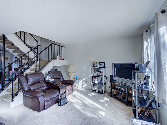 3rd image of 3827 S Mill Ave