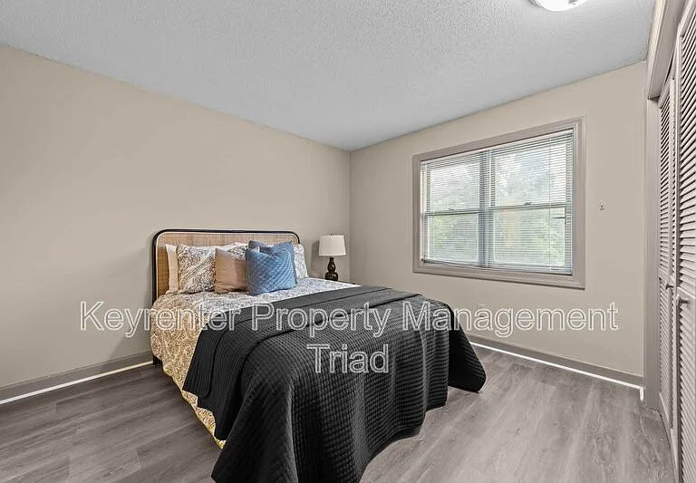 211 McIver St #A — Photo 40