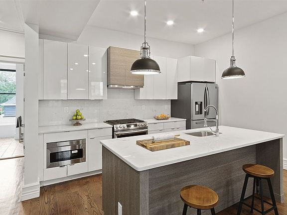 4th image of 95 Summit Ave #2A