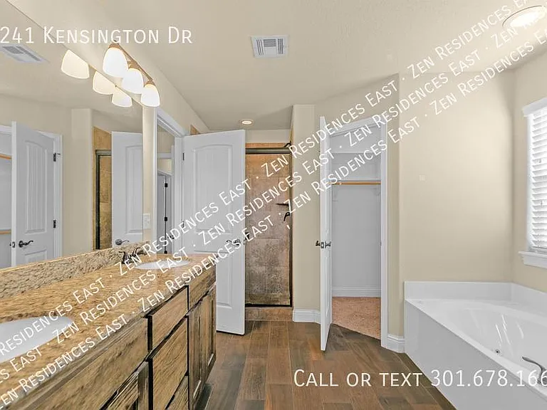 1241 Kensington Dr — Photo 25