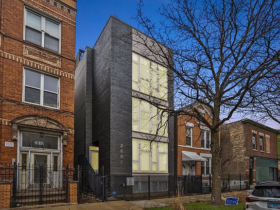 2nd image of 2606 W Thomas St #3