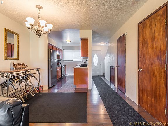5th image of 1326 NE Hogan Dr