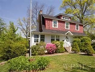 1st image of 122 Alexander Ave