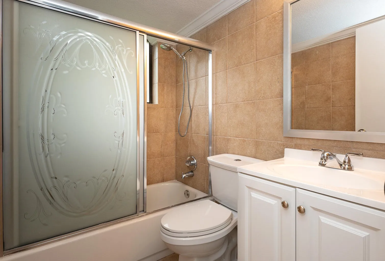 3 bed, 2.0 bath, $3,500 — Photo 4