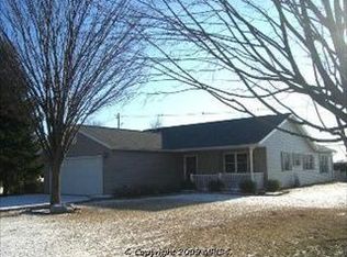 1020 E Brandon Dr, Chambersburg, PA 17201