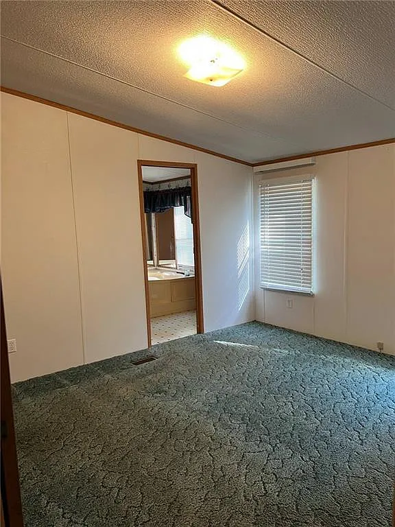 3 bed, 2.0 bath, 1344 sqft, $1,225 — Photo 4