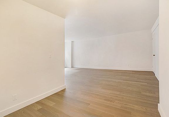 5th image of 120 E 34th St APT 12N