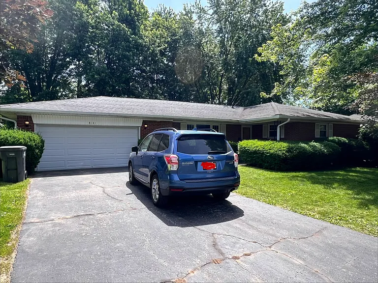8141 Valley Estates Dr — Photo 2