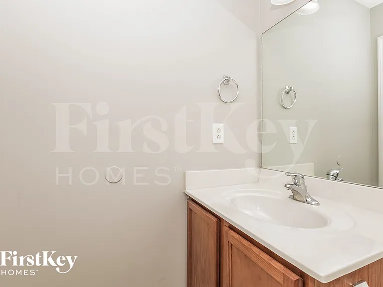 869 Maricopa Dr — Photo 13