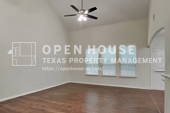 9525 E Woodmark — Photo 4