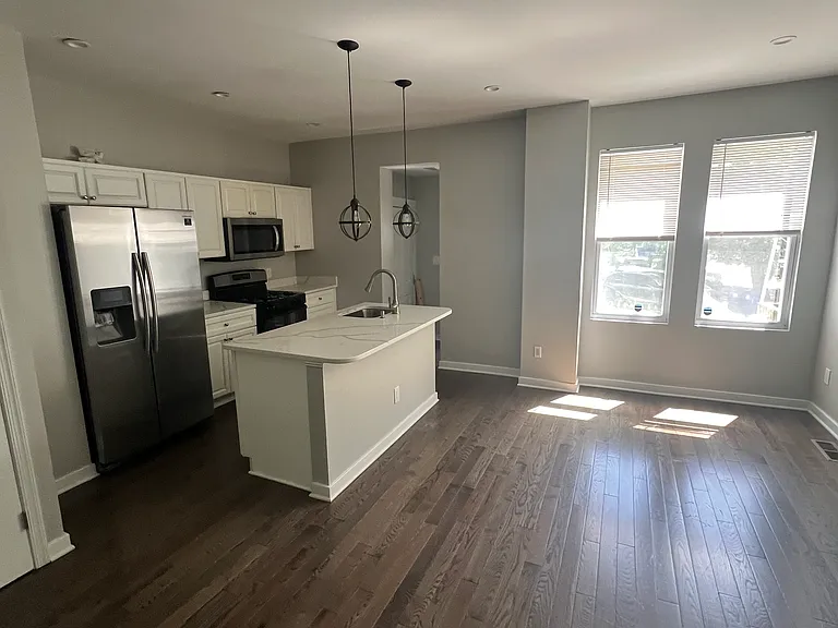 511 Wildwood Pkwy — Photo 4