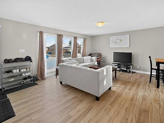 3rd image of 10 E Trent Rd W