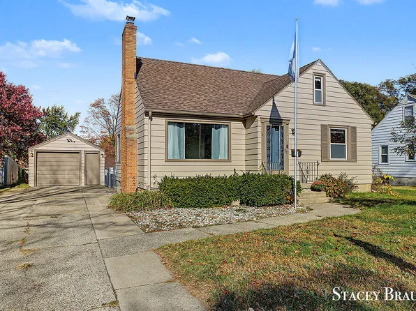 1129 Northwood St NE, Grand Rapids, MI 49505