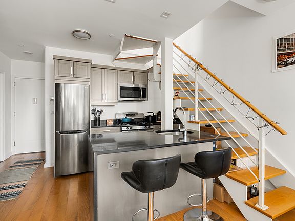 3rd image of 721 Metropolitan Ave #4L