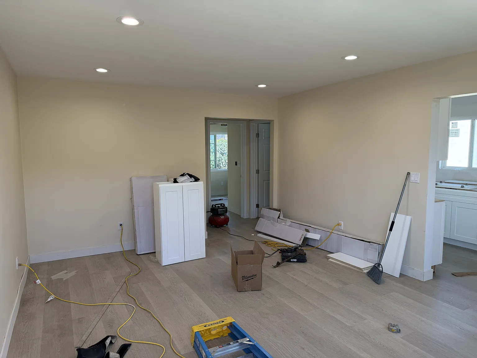 2 bed, 900 sqft, $2,995 — Photo 1