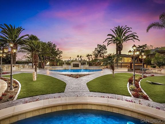 2nd image of 17133 Castello Cir