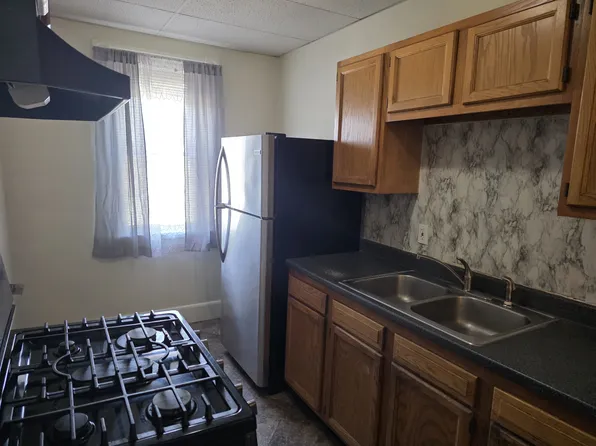 40 Warriner Ave #3RR, Springfield, MA 01108