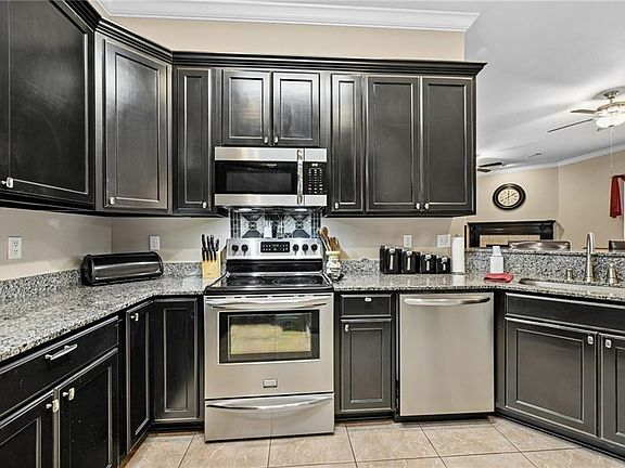 3rd image of 500 Nelson Ct