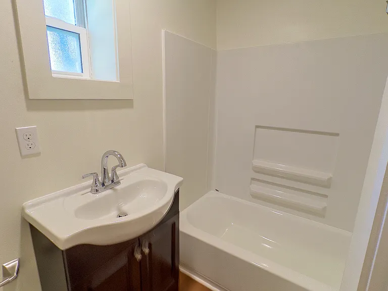 107 N Everett High Rd — Photo 14