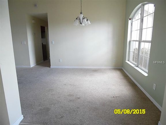 4th image of 381 Dagama Dr