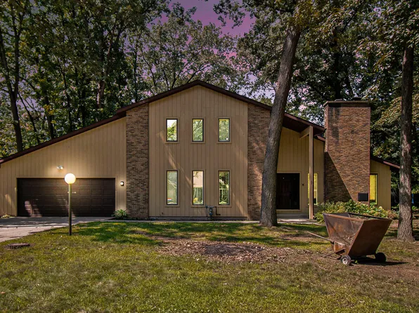 71326 Melvin Rd, Edwardsburg, MI 49112