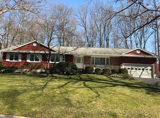 13 Jeffrey Ln, East Windsor, NJ 08520