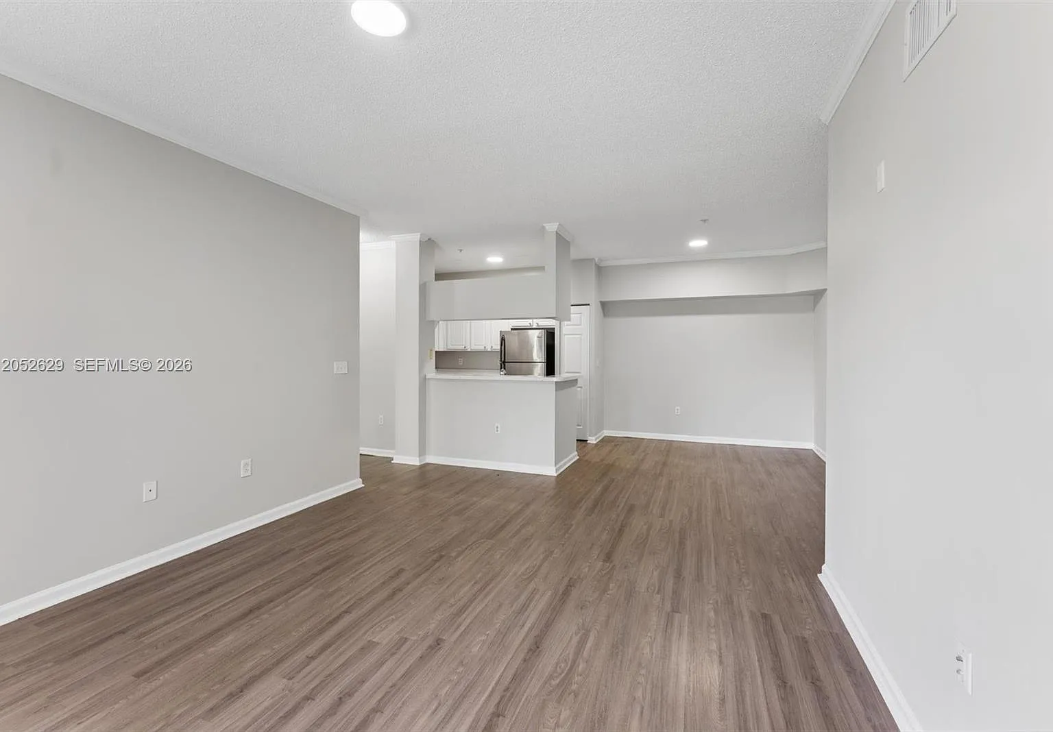 Palms Point Condo — Photo 3