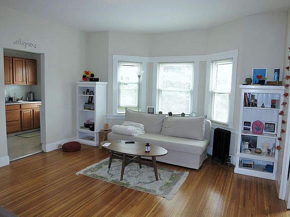 3rd image of 250 Irving St APT 5