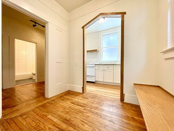 5th image of 3870 Sacramento St #2
