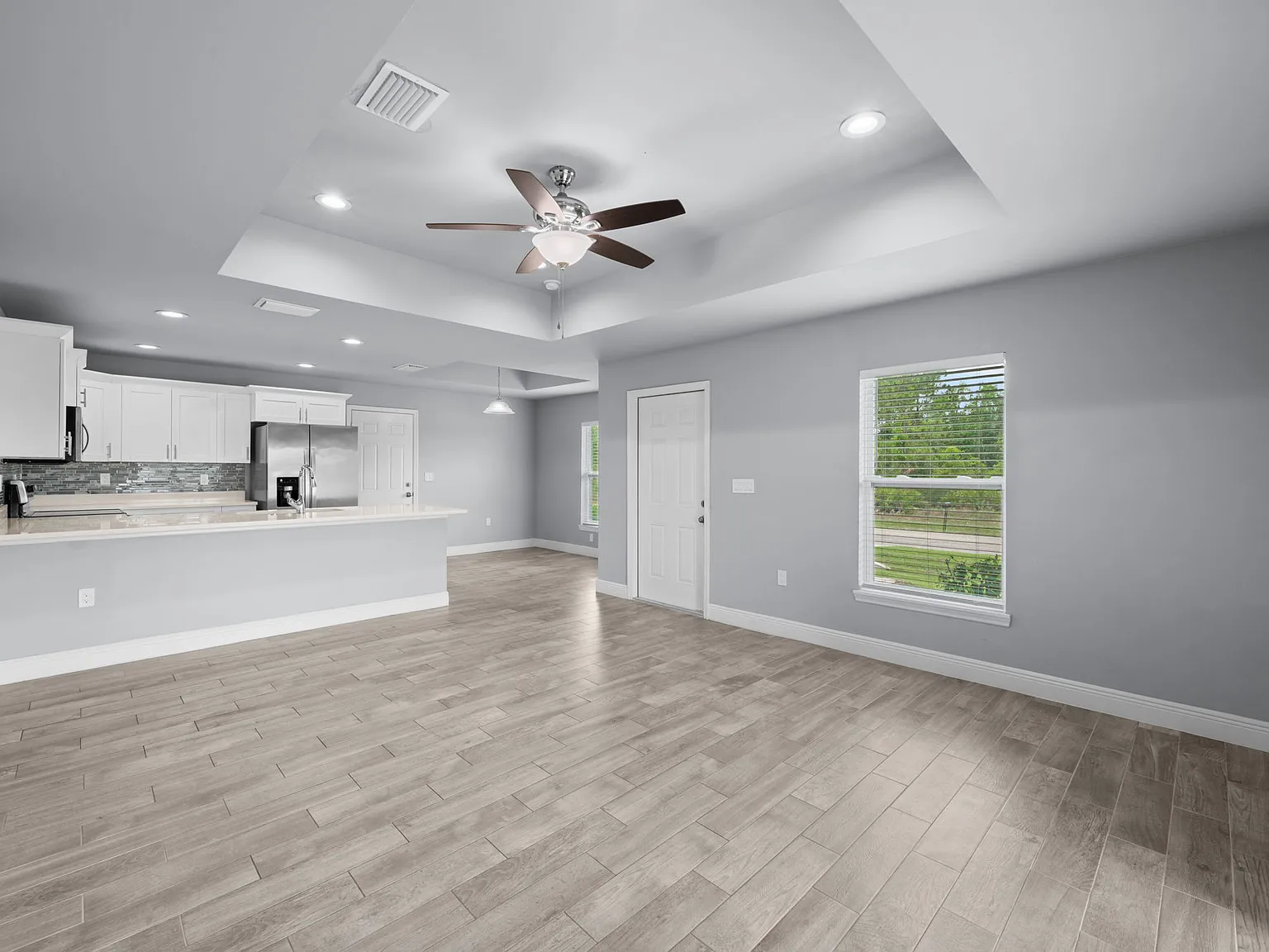 3 bed, 1304 sqft, $1,695 — Photo 2