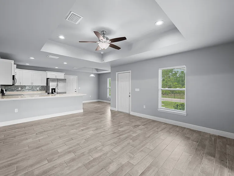 655 Chemstrand St E — Photo 2
