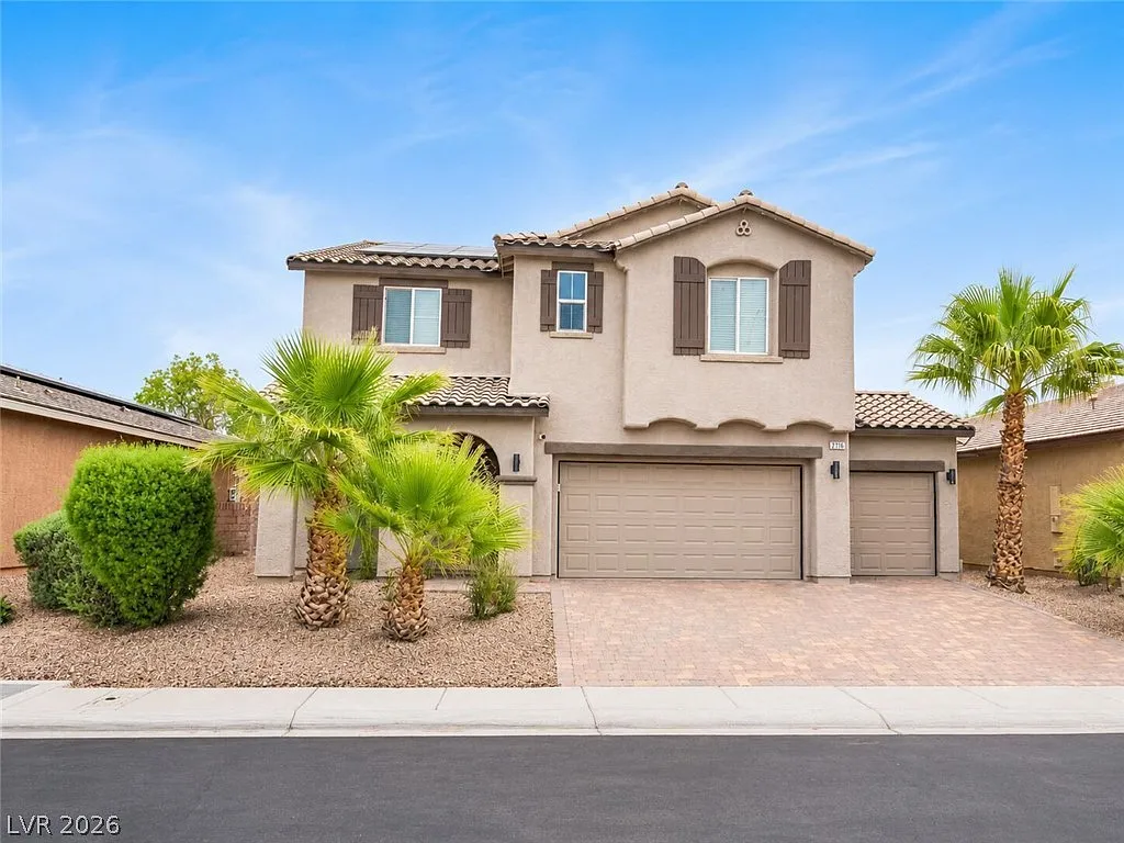 5 bed, 3.0 bath, 3095 sqft, $3,200 — Photo 2
