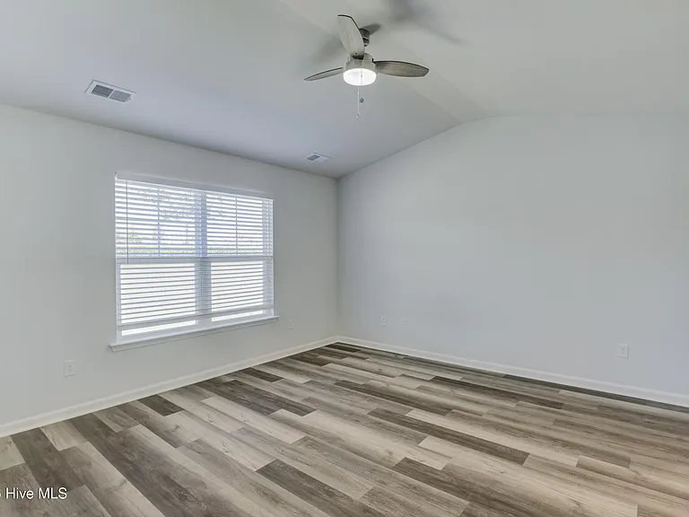 375 Logan St — Photo 13