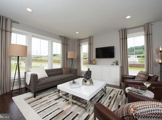 635 E G St, Purcellville, VA