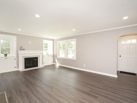 5th image of 417 Washington Ave